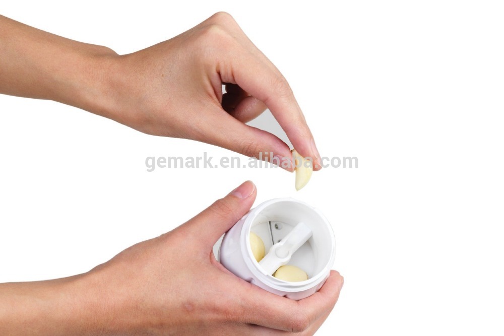 Professional twisted Garlic Slicer SS blade by hand